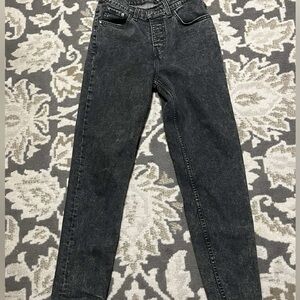 SIZE 25, HIGH WAISTED BUTTON LEVI MOM JEAN